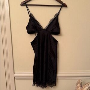 Vintage (2019) Victoria's Secret Black Lace Chemise- Sz Small